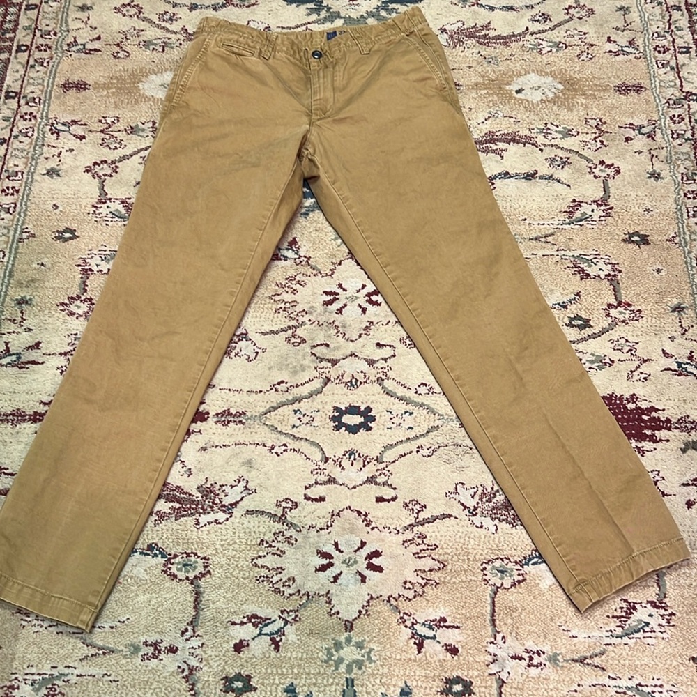 GAP Men's Chinos in Tan